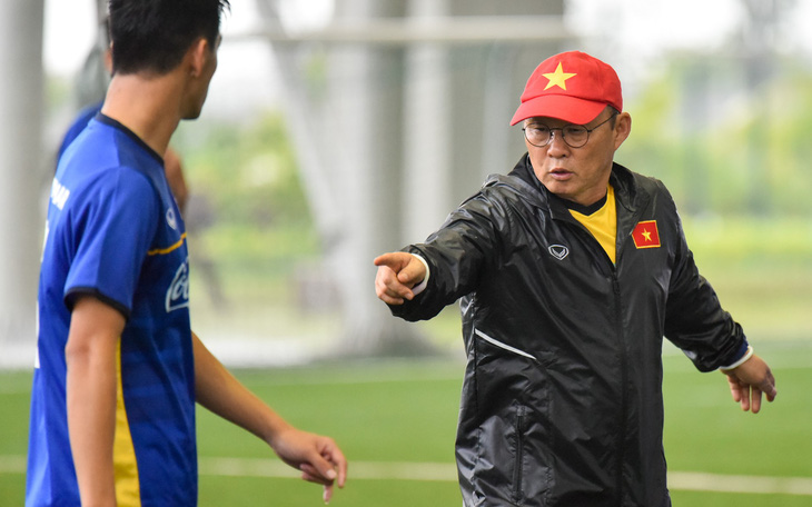 HLV Park Hang Seo dẫn dắt tuyển quốc gia lẫn U-22 Việt Nam