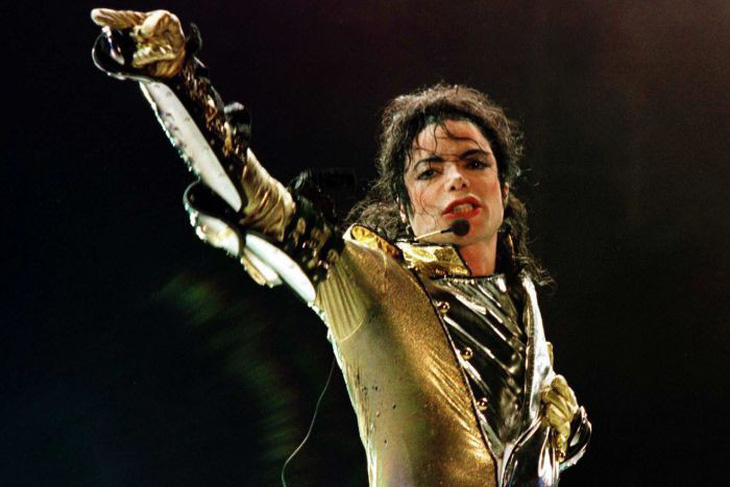 Sững sờ nhạc Michael Jackson bị tẩy chay sau bộ phim ấu dâm - Ảnh 1.