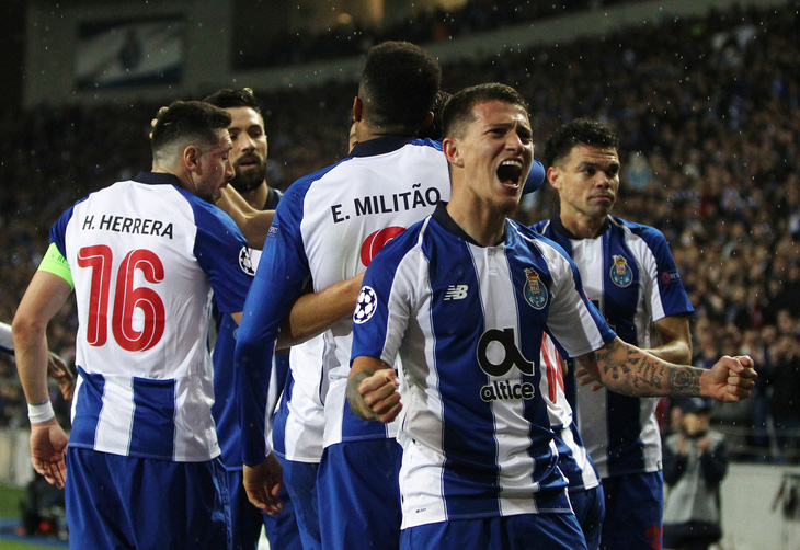 VAR ‘nổ’ trong hiệp phụ, Porto hạ AS Roma vào tứ kết Champions League - Ảnh 1.