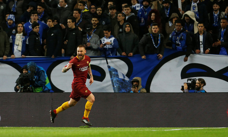 VAR ‘nổ’ trong hiệp phụ, Porto hạ AS Roma vào tứ kết Champions League - Ảnh 2.