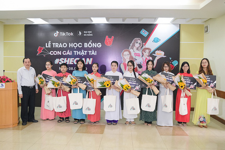 TikTok Việt Nam đồng hành cùng sinh viên nữ Đại học Đà Nẵng - Ảnh 1.