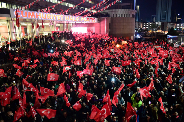 Bầu cử địa phương ở Thổ Nhĩ Kỳ: căng thẳng, đảng cầm quyền thoái bước - Ảnh 2.