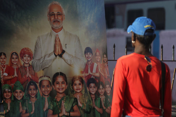 Ấn Độ cấm chiếu phim về tiểu sử Thủ tướng Modi trước bầu cử - Ảnh 1.