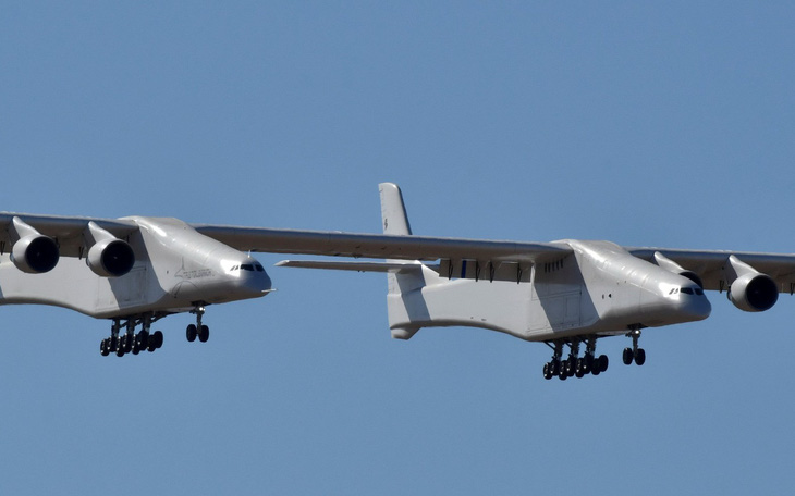 Ngắm chiếc máy bay lớn nhất thế giới trên không trung