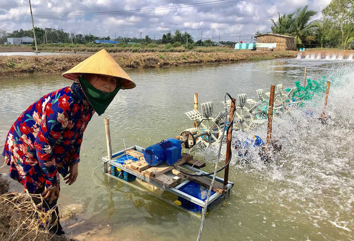 Ông Bảy Nhiệm và con lăn tiết kiệm điện - Ảnh 1.