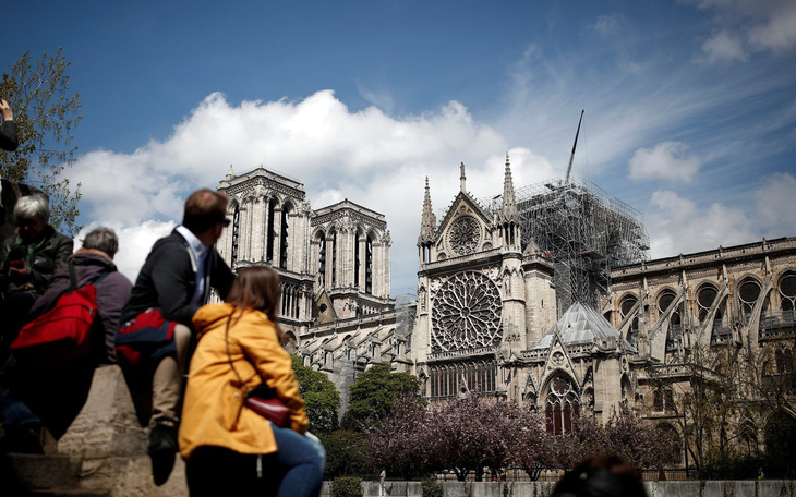 Pháp mở cuộc thi thiết kế lại tháp Nhà thờ Đức Bà Paris