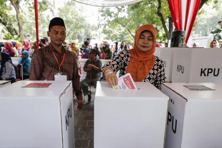 Indonesia bước vào cuộc bầu cử 1 ngày lớn nhất thế giới - Ảnh 1.