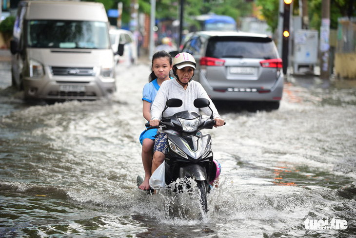 Tại sao TP.HCM ngày nắng gắt, đêm mưa? - Ảnh 1.