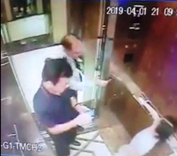Người đàn ông có dấu hiệu dâm ô trẻ em trong thang máy quận 4 đang ở Đà Nẵng - Ảnh 2.