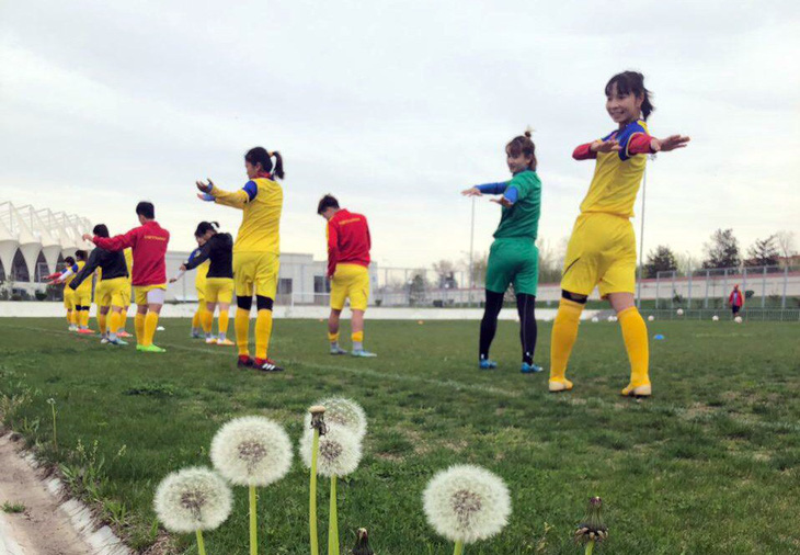 Tuyển bóng đá nữ VN đặt mục tiêu có điểm trước Uzbekistan - Ảnh 3.