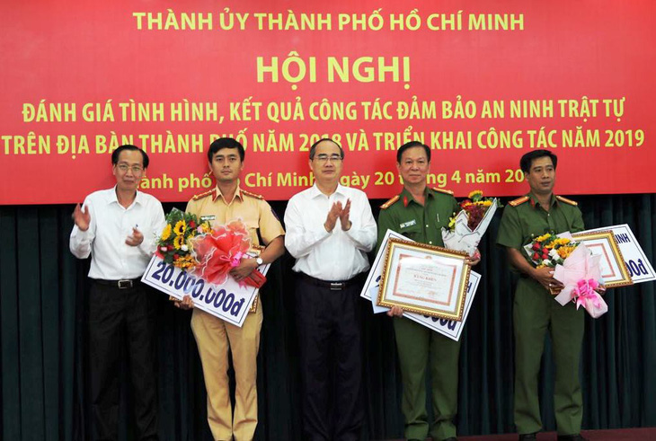 TP.HCM khen thưởng các đơn vị tham gia phá án 1,1 tấn ma túy - Ảnh 1.