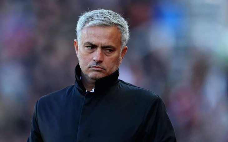 HLV Jose Mourinho: Manchester United thất bại vì thiếu... 