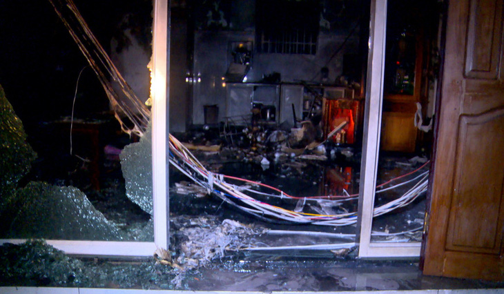 Cháy sau tiếng nổ lớn, sập mặt tiền nhà, một người chết - Ảnh 2.