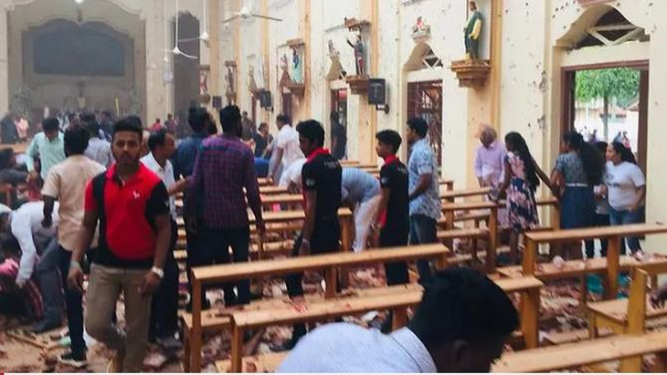 Đánh bom 3 nhà thờ Sri Lanka vào lễ Phục sinh, ít nhất 160 người chết - Ảnh 2.