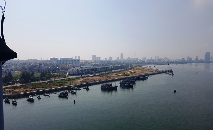 Bí thư Đà Nẵng yêu cầu rà soát các dự án bên sông Hàn - Ảnh 1.
