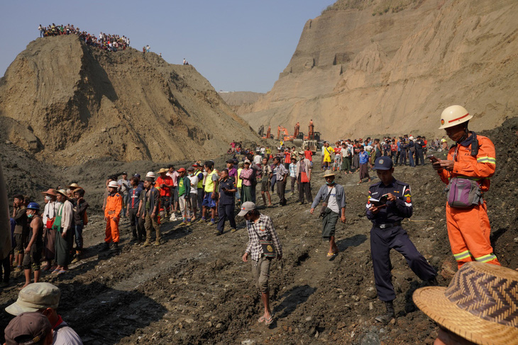 Sập hầm khai thác đá quý ở Myanmar, hơn 50 người chết - Ảnh 1.