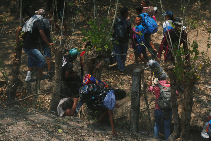 Mexico giúp ngăn 15.000 dân nhập cư sang Mỹ trong một tháng - Ảnh 6.