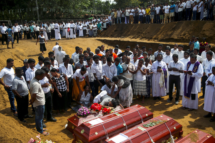 IS nhận trách nhiệm loạt đánh bom liều chết ở Sri Lanka - Ảnh 1.