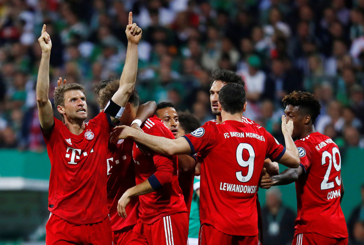 Lewandowski lập cú đúp, Bayern vào chung kết cúp quốc gia Đức - Ảnh 1.