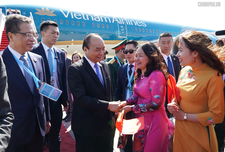 Thủ tướng đến Bắc Kinh, bắt đầu chuyến tham dự Diễn đàn Vành đai và Con đường - Ảnh 2.