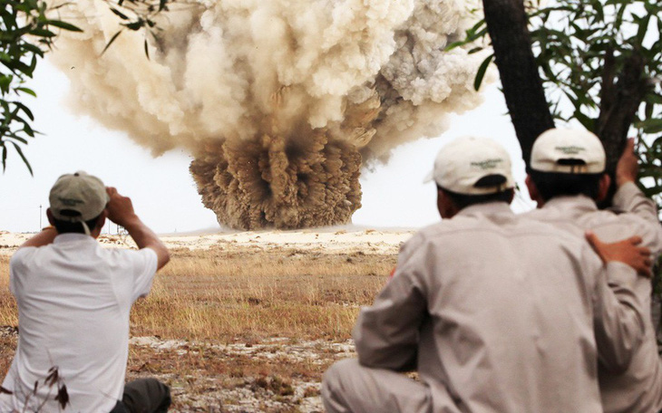 Đất đai và bom mìn hậu chiến: Khát vọng bình an dài hơn đời người