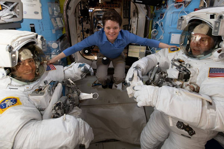 Nữ phi hành gia đầu tiên hoạt động trên ISS trong 330 ngày - Ảnh 1.