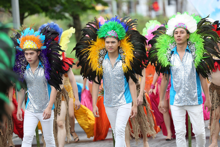 Vũ điệu đường phố nóng bỏng khuấy động Carnaval Hạ Long 2019 - Ảnh 6.