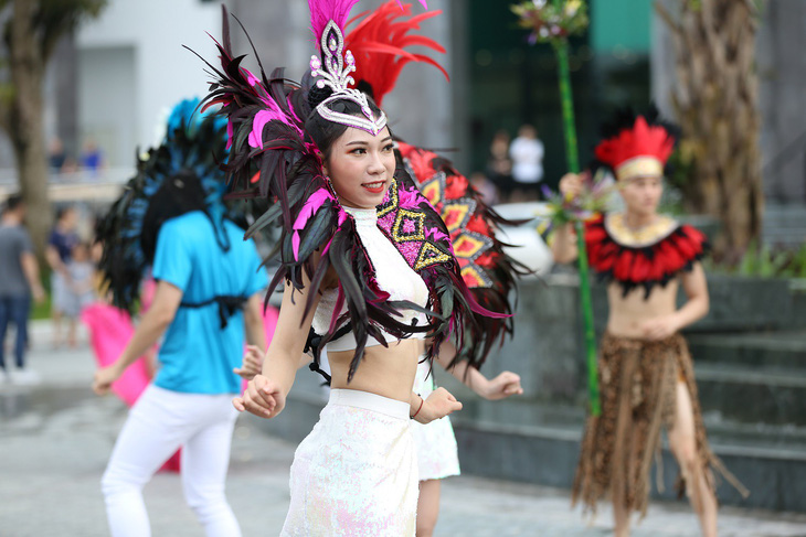 Vũ điệu đường phố nóng bỏng khuấy động Carnaval Hạ Long 2019 - Ảnh 7.