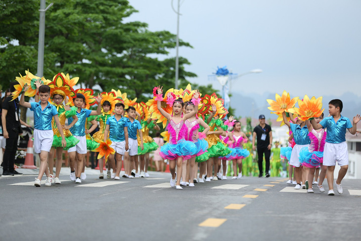 Vũ điệu đường phố nóng bỏng khuấy động Carnaval Hạ Long 2019 - Ảnh 10.