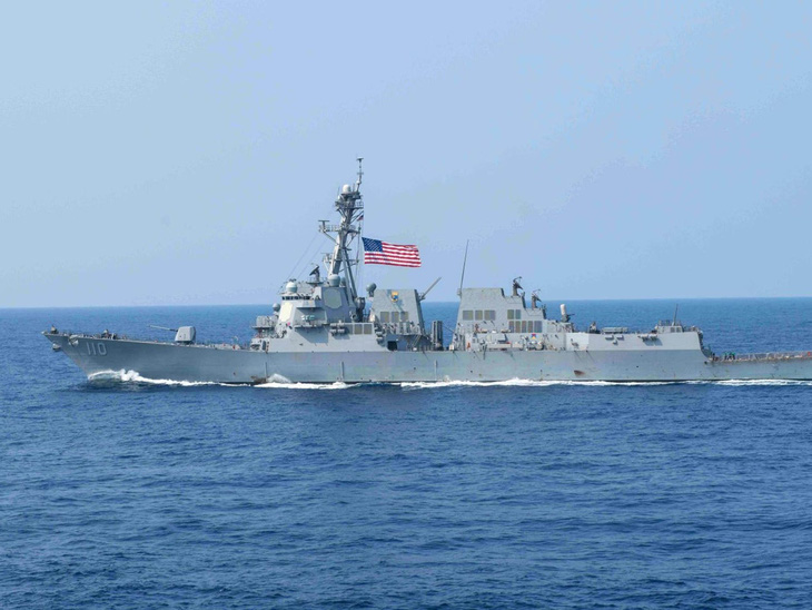 Mỹ thách thức Trung Quốc, điều hai chiến hạm hải quân qua eo biển Đài Loan - Ảnh 1.