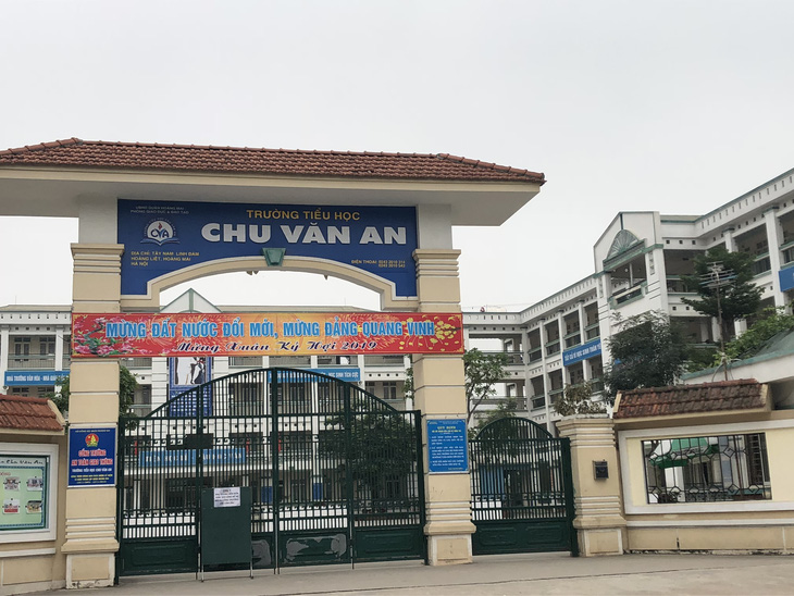 Vụ thịt gà ôi thiu, những người có trách nhiệm ở trường vẫn im lặng - Ảnh 1.