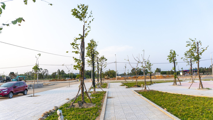 Công chứng sang sổ cho khách hàng mua đất nền dự án Quảng Ngãi City Gate - Ảnh 3.