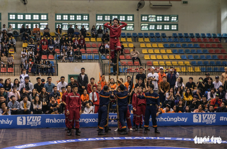 Sôi động nhảy đối kháng tại chung kết Giải thể thao sinh viên Việt Nam - Ảnh 3.