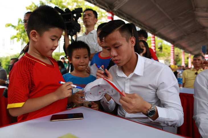 Cựu tuyển thủ Nguyễn Thế Anh mở Học viện Bóng đá Sài Gòn - Ảnh 2.