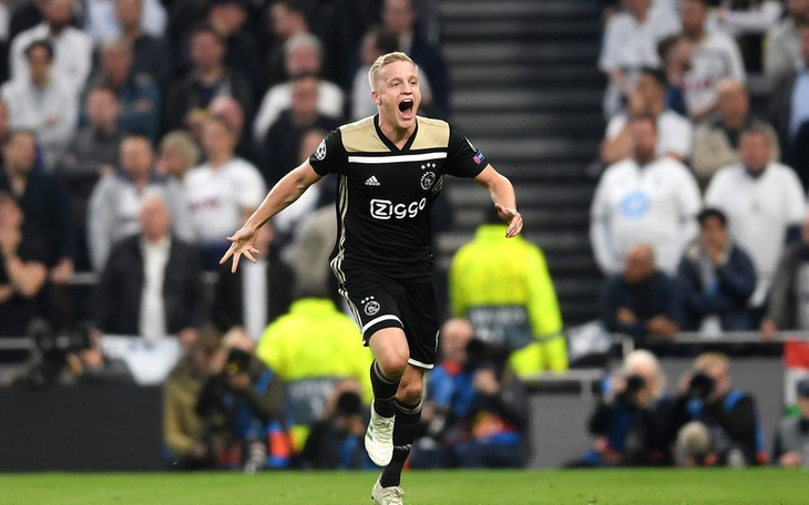 Chiêm ngưỡng dàn sao trẻ Ajax khuất phục Tottenham
