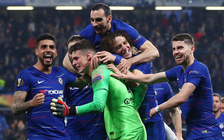 Chelsea gặp Arsenal ở chung kết Europa League