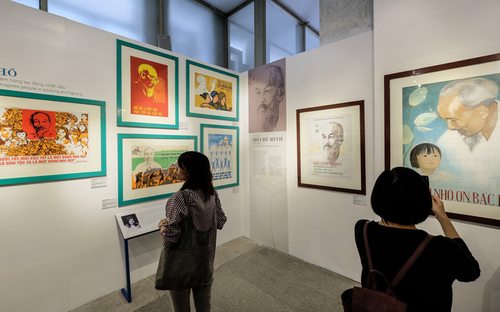 Triển lãm chân dung Hồ Chí Minh từ tranh cổ động