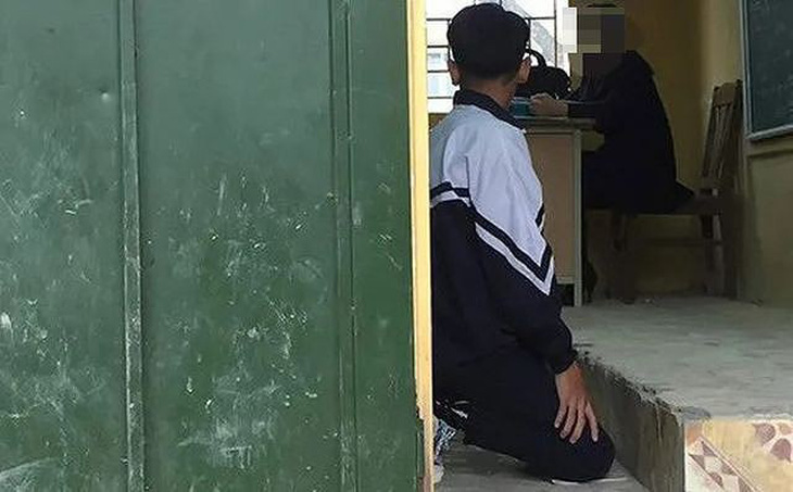 Tạm đình chỉ đứng lớp cô giáo bắt học sinh quỳ trong lớp - Ảnh 1.