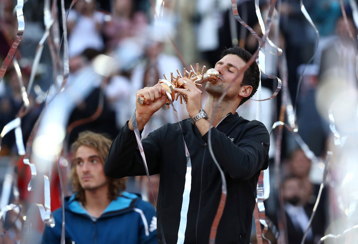Hạ Tsitsipas sau 92 phút, Djokovic đoạt danh hiệu ATP thứ 74 - Ảnh 1.