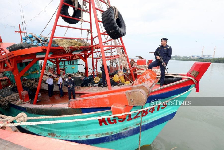 Malaysia bắt giữ 29 ngư dân Việt Nam - Ảnh 1.