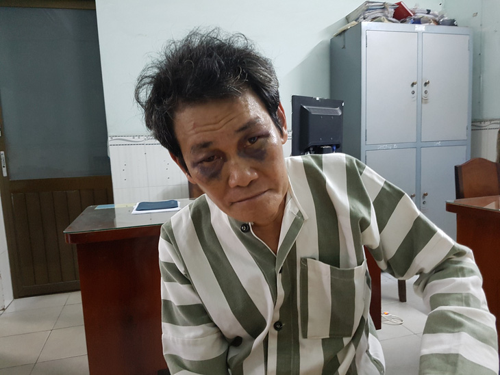 Bắt khẩn cấp gã đàn ông 63 tuổi nghi dâm ô bé 7 tuổi ở quận Bình Tân - Ảnh 1.