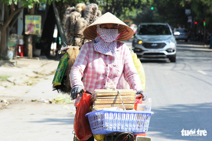 Miền Bắc, miền Trung đón đợt nắng nóng gay gắt 39-40 độ - Ảnh 1.