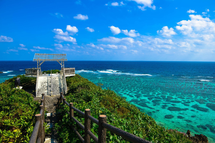 Bay thẳng đến Okinawa khám phá đảo Trường Sinh - Ảnh 2.