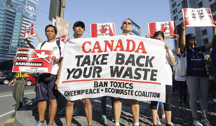 Philippines rút bớt quan chức ngoại giao để phản đối việc Canada không mang rác về - Ảnh 1.