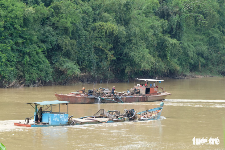 3 tỉnh cùng giám sát đặc biệt nạn cát tặc trên sông Đồng Nai - Ảnh 1.
