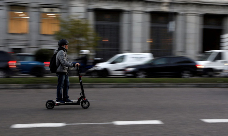 Đức bật đèn xanh cho xe scooter điện - Ảnh 1.