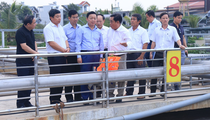 Bộ trưởng Trần Hồng Hà đến nơi xử lý nước thải thành nước uống - Ảnh 1.