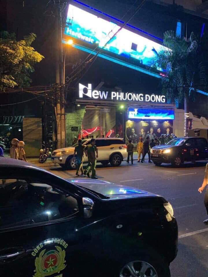 Công an ập vô vũ trường New Phương Đông trong đêm, 75 người dương tính ma túy - Ảnh 1.