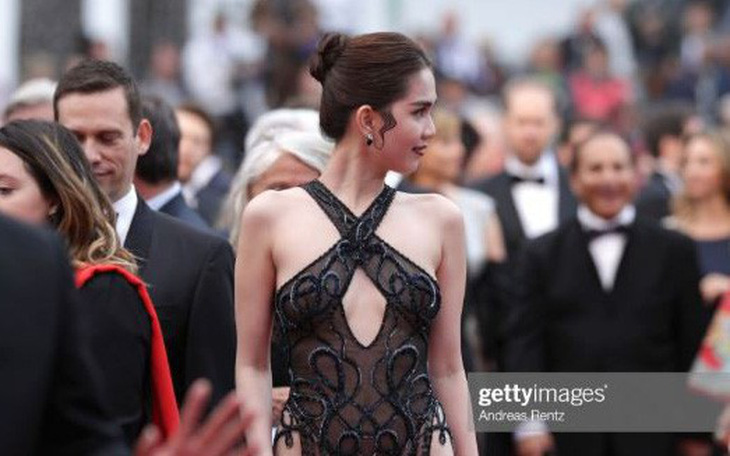 Ngọc Trinh bị truyền thông nước ngoài chỉ trích lố lăng tại Cannes