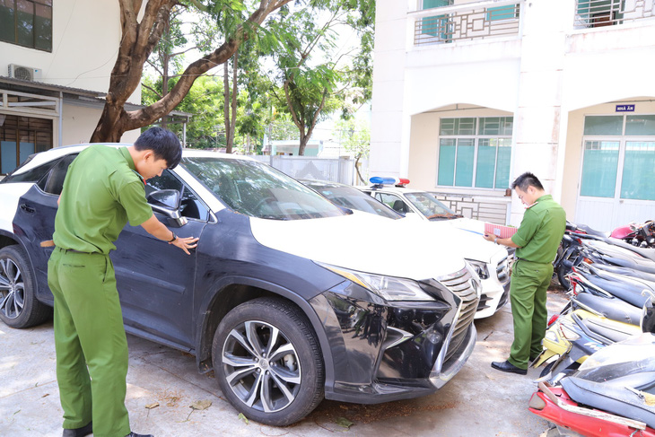 Chạy Mercedes từ Hà Nội vào Đà Nẵng nghi trộm xe Lexus - Ảnh 2.